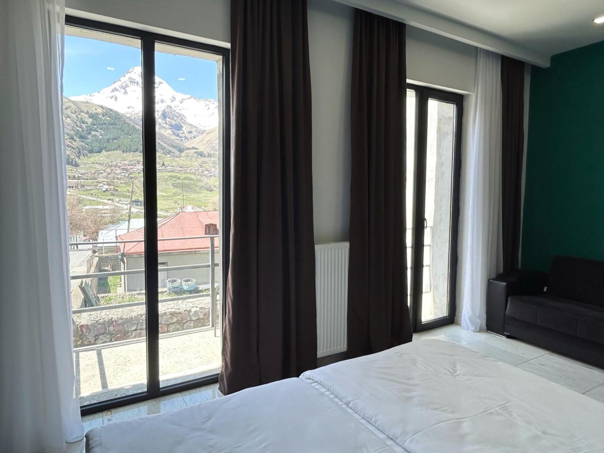 Shushabandi Kazbegi Hotel Buitenkant foto